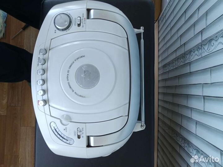 Радиоприемники FM диапазон,три штуки