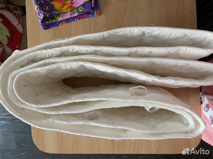 Бортик в детскую кроватку