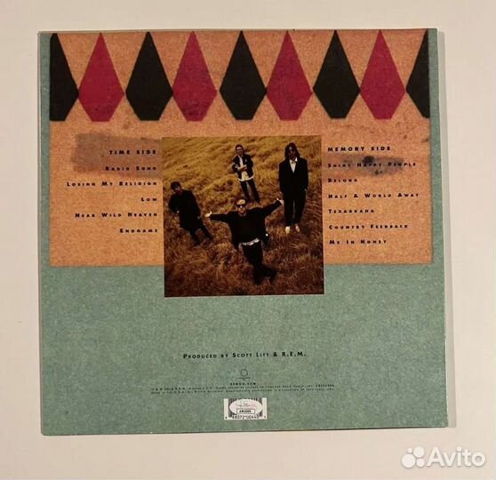 Виниловая пластинка R.E.M с подписью Питера Бака