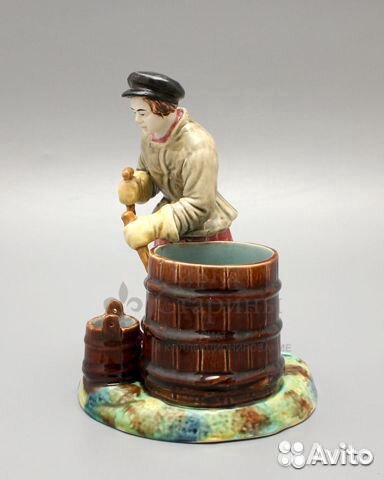 Антикварная статуэтка Бондарь фабрика Кузнецова