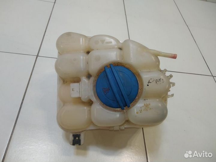 Бачок расширительный Volkswagen Touareg 2 NF 7P5