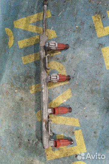 Топливная рампа форсунка Nissan Almera N16