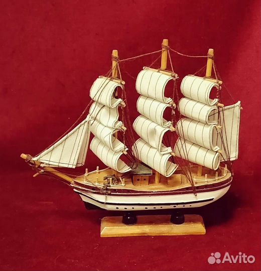 Модель парусника