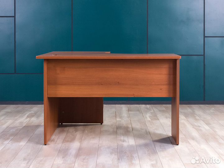 Офисный угловой стол