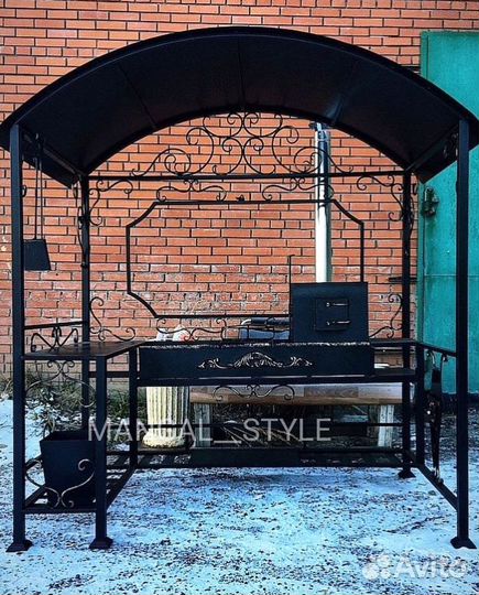Мангал с крышей