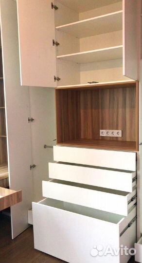 Рабочая зона у окна