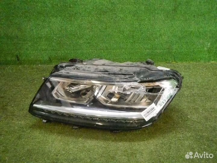 Фара левая Volkswagen Tiguan