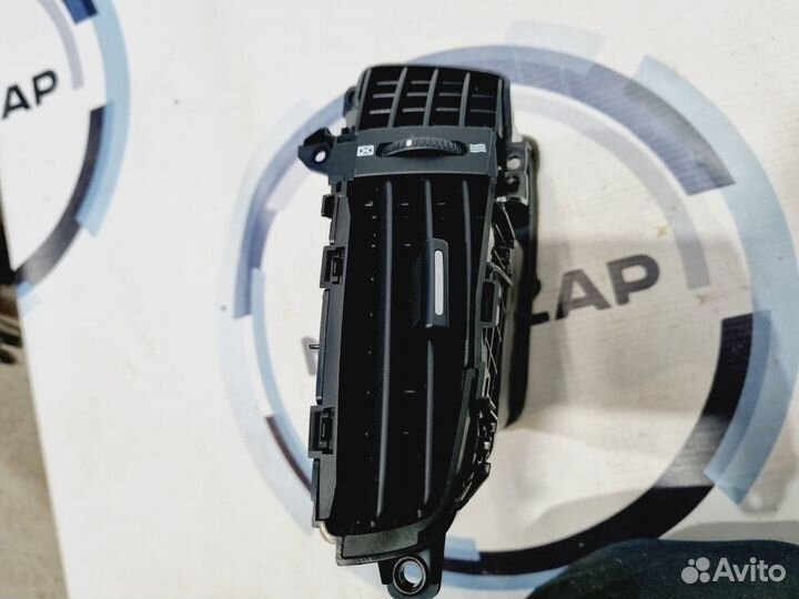 Дефлектор воздушный правый Kia Ceed ED G4FC 2011