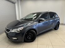 Kia Ceed 1.4 MT, 2009, 135 087 км, с пробегом, цена 680 000 руб.