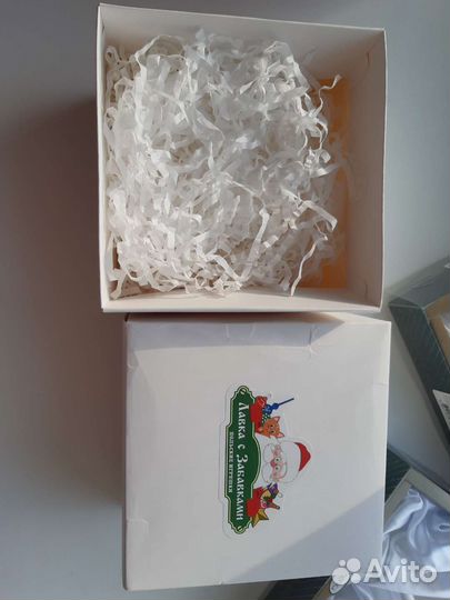 Коробки от елочных игрушек