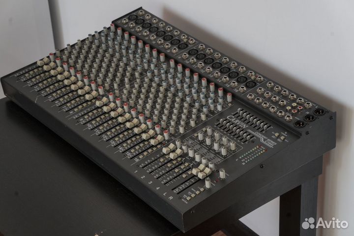 Микшерный пульт (микшер ) Carvin C1644