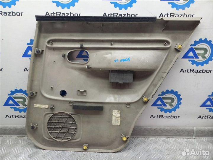 Обшивка двери задней левой Mazda Demio 1 DW3W 1.3