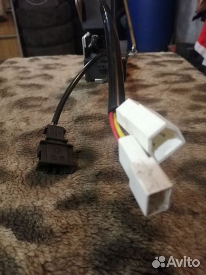 Замок двери передней левой Chevrolet Niva