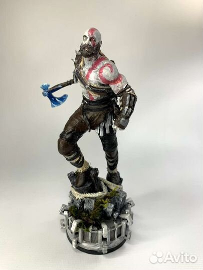 Кратос фигурка