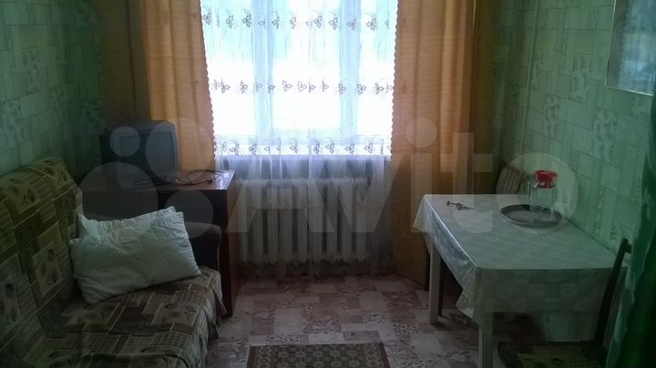 Комната 10 м² в 6-к., 2/2 эт.