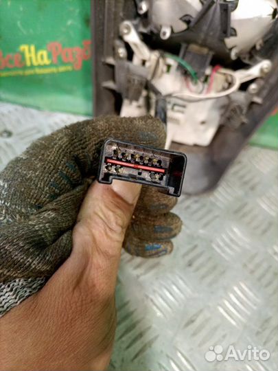 Плафон блок управления люком Ford Explorer