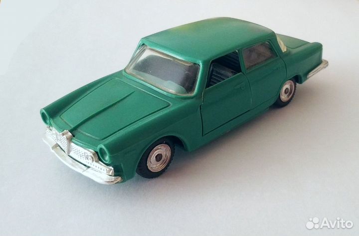 Альфа Ромео 2600 а4