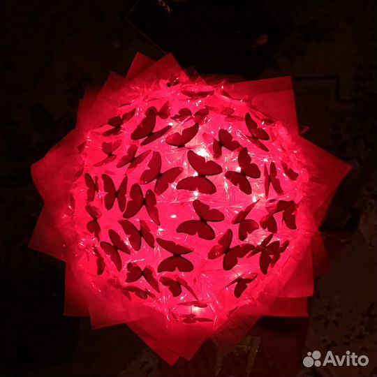 Светящийся букет из бабочек