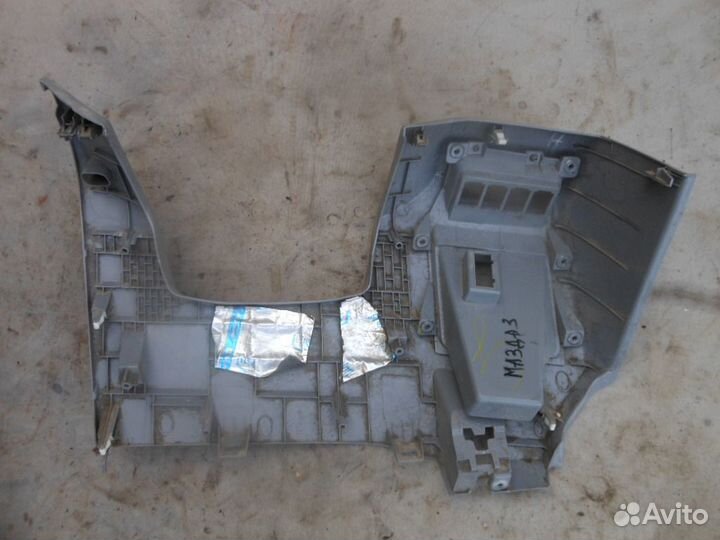 Накладка под рулевую колонку для Mazda 3 (BK)