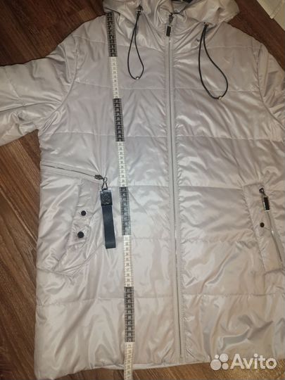 Демисезонная женская куртка 52 размер
