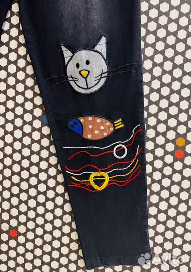 Джинсы с вышивкой, 2 цвета, 50 до 56 размеры