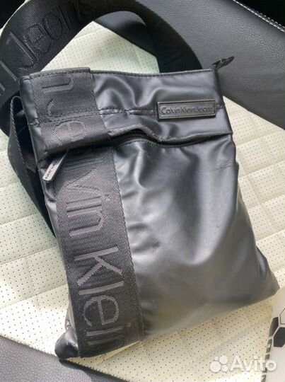 Сумка через плечо calvin klein