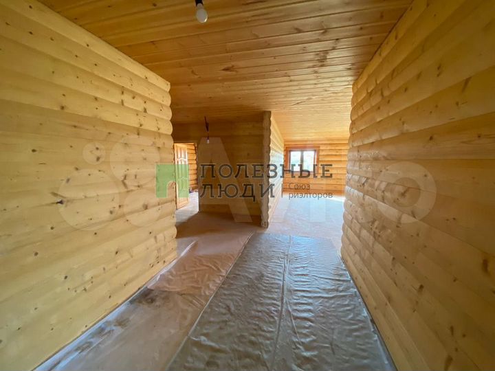 Дом 236 м² на участке 12 га