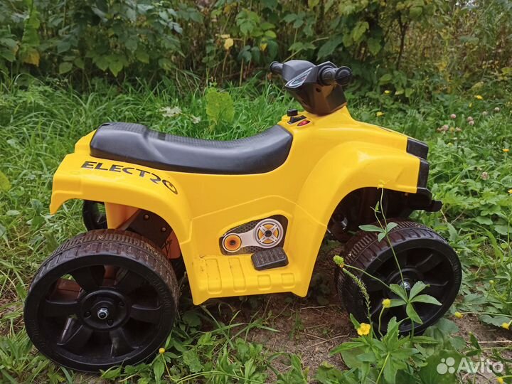 Детский квадроцикл на аккумуляторе