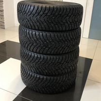 Nokian Tyres Hakkapeliitta 8 SUV 215/60 R17