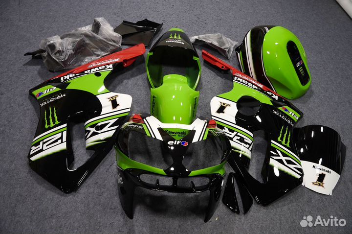 Комплект пластика на Kawasaki ZX-12R 2002-2005
