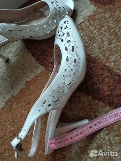 Босоножки женские