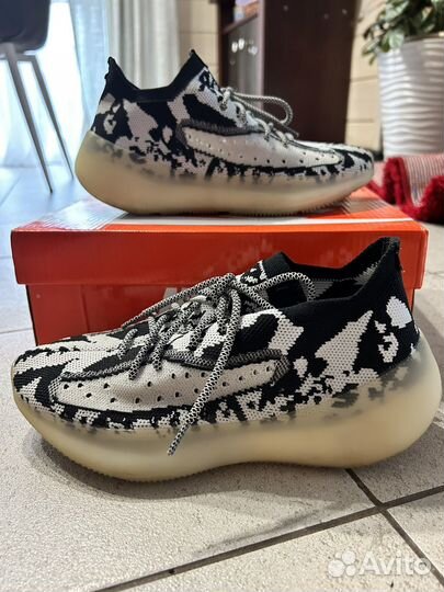 Кроссовки adidas yeezy 380