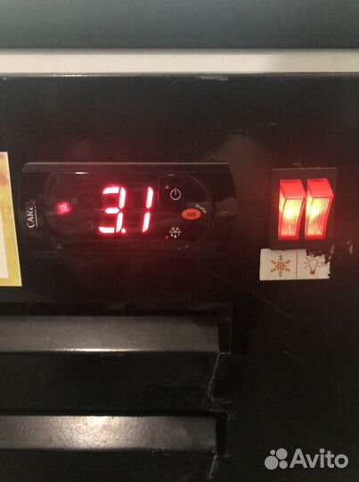 Холодильный шкаф