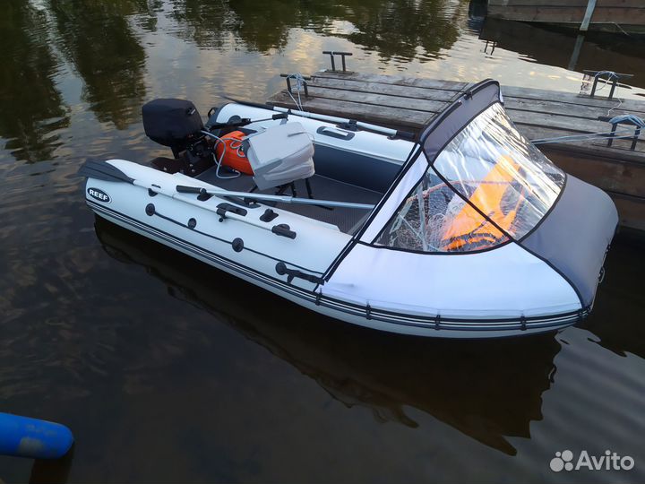 Лодка с мотором