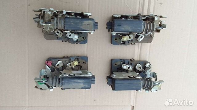 Замок двери Рено Логан 1