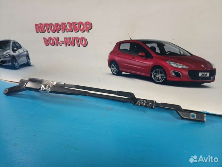 Поводки дворников Peugeot 308