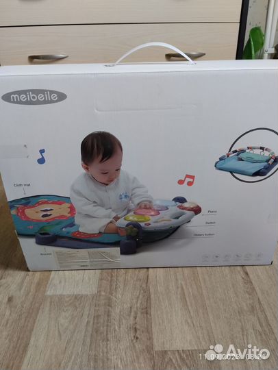 Развивающий коврик с пианино