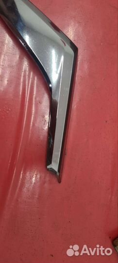 Хром накладка бампера Toyota Land Cruiser 200