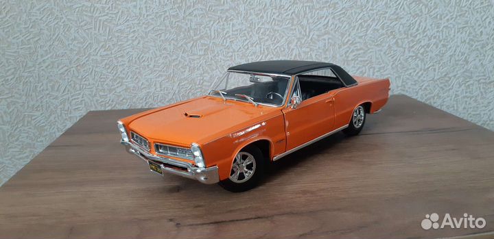 Модель Pontiac gto 1965 1/18 maisto