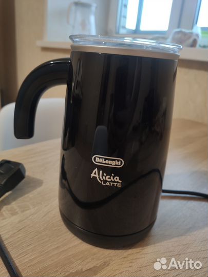 Вспениватель молока DeLonghi EMF2 Alicia