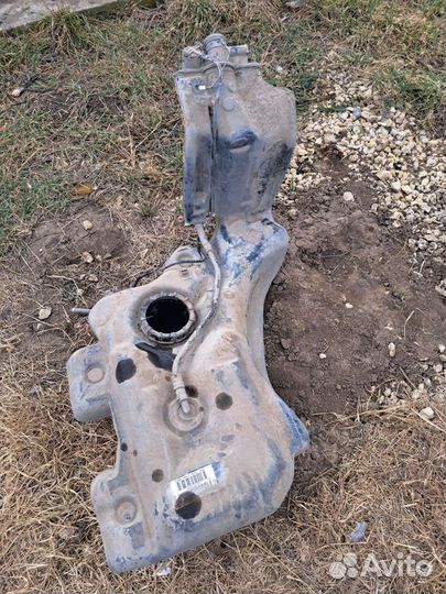 Бензобак Volkswagen Passat B5