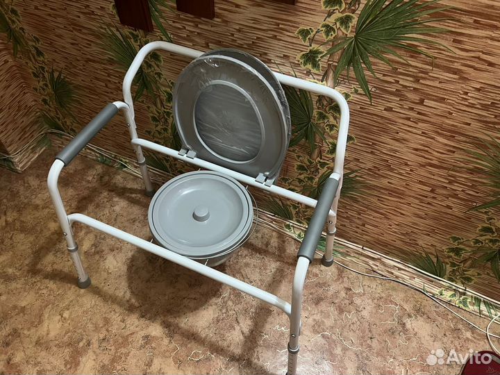 Кресло-туалет инвалидное новое