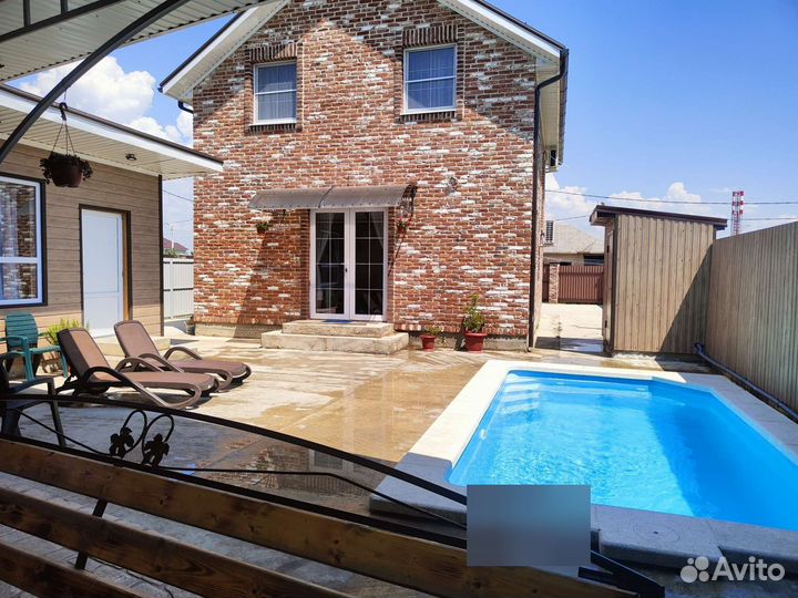 Беседка с теплым бассейном, мангалом и баней