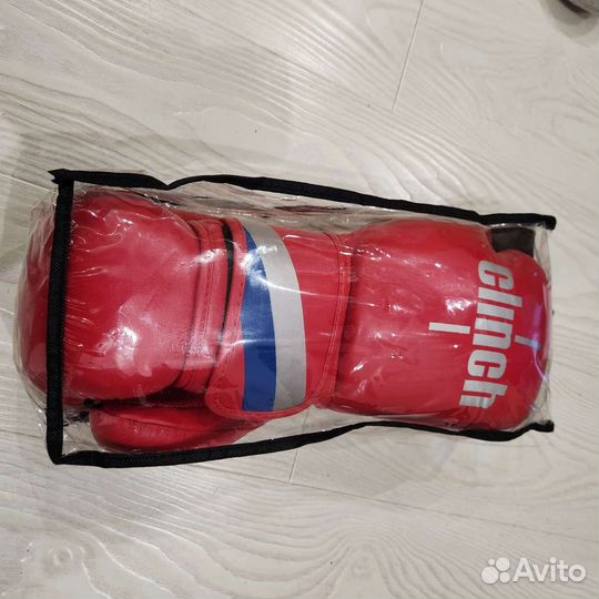 Боксерские перчатки