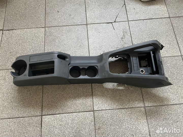Консоль под ручник Volkswagen Golf 5 2003-2009