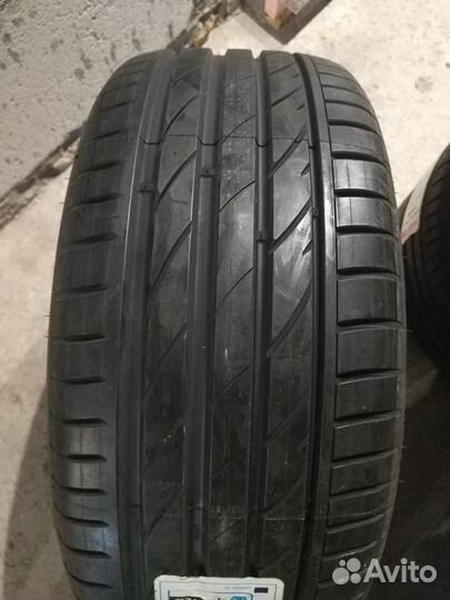 Maxxis Victra Sport VS5 205/45 R17 88Y