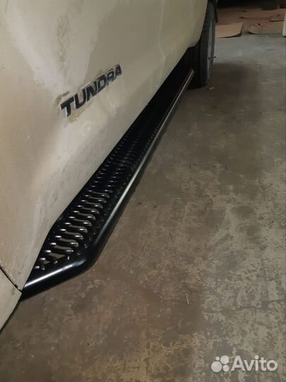 Силовые пороги на Toyota Tundra Double Cab