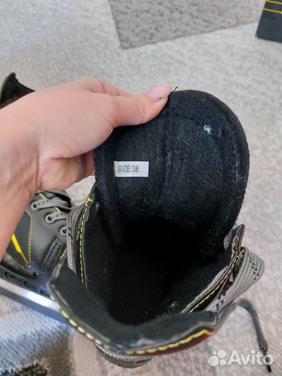 Коньки хоккейные