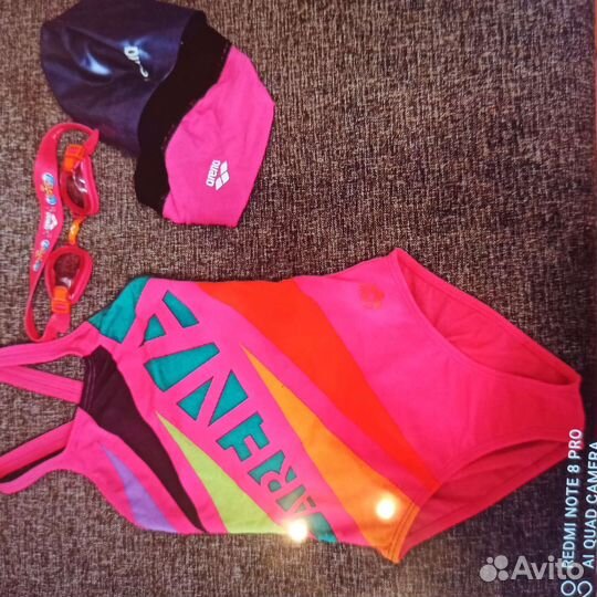 Купальник шапочки и очки