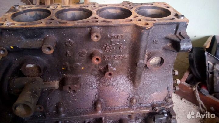 Двигатель крайслер Волга 2,4